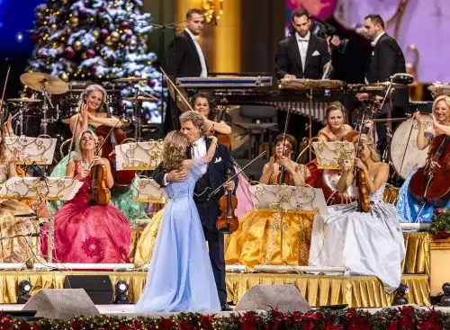 AndrC3A9Rieus2025ChristmasConcertMerryChristmas_134011968180091697_big-cine_deskt.webp