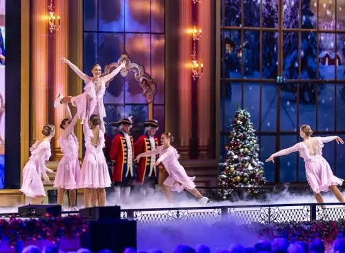 AndrC3A9Rieus2025ChristmasConcertMerryChristmas_134011968176186626_big-cine_deskt.webp