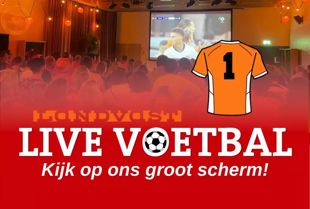 Dynamische_Live_Voetbal_Instagram-Post_voor_Vrouwenvoetbal_in_Oranje_Wit_Zwart_in_Grunge-Stijl_(1).png
