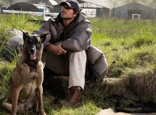 TheDogStars_134314452956776040_big-cine_deskt.webp