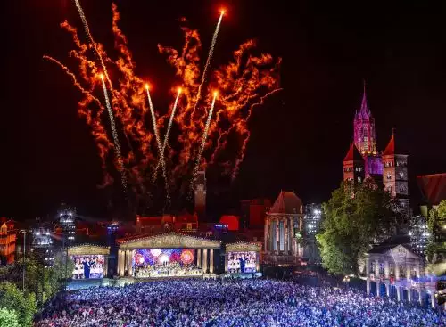 AndrC3A9Rieus2026SummerConcertVivaMaastricht_134260946504690026_big-cine_deskt.webp