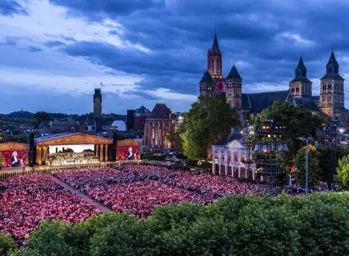 AndrC3A9Rieus2026SummerConcertVivaMaastricht_134260946487075493_big-cine_deskt.webp