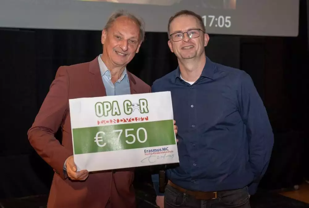 Cheque_Martin_van_Waardenberg_Opa_Cor_(2)-cine_deskt.webp